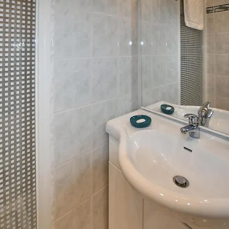 1 Bedroom Amazing In *