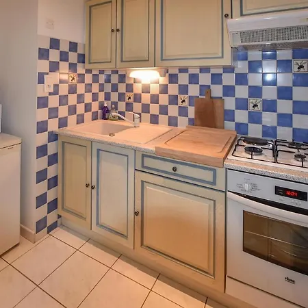 Holiday home 1 Bedroom Amazing In Visan